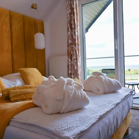 Vis A Vis Πανσιόν